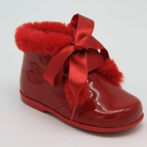 Bota Charol Cordón Detalle Pelo