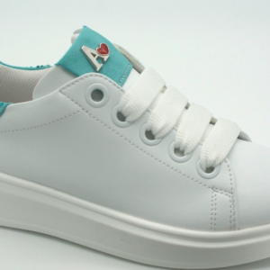 Deportiva Detalle Cristal